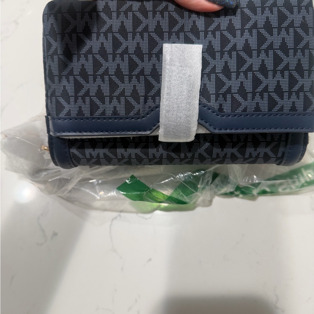 Michael Kors Navy and Gold Crossbody Bag - Picture 3 of 4